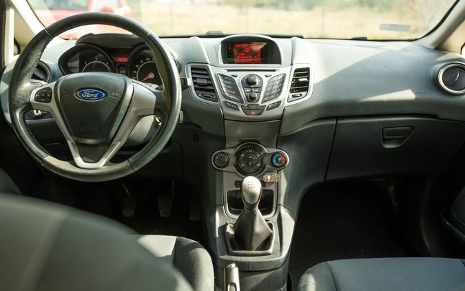 Ford Fiesta cena 13500 przebieg: 178300, rok produkcji 2010 z Poznań małe 191